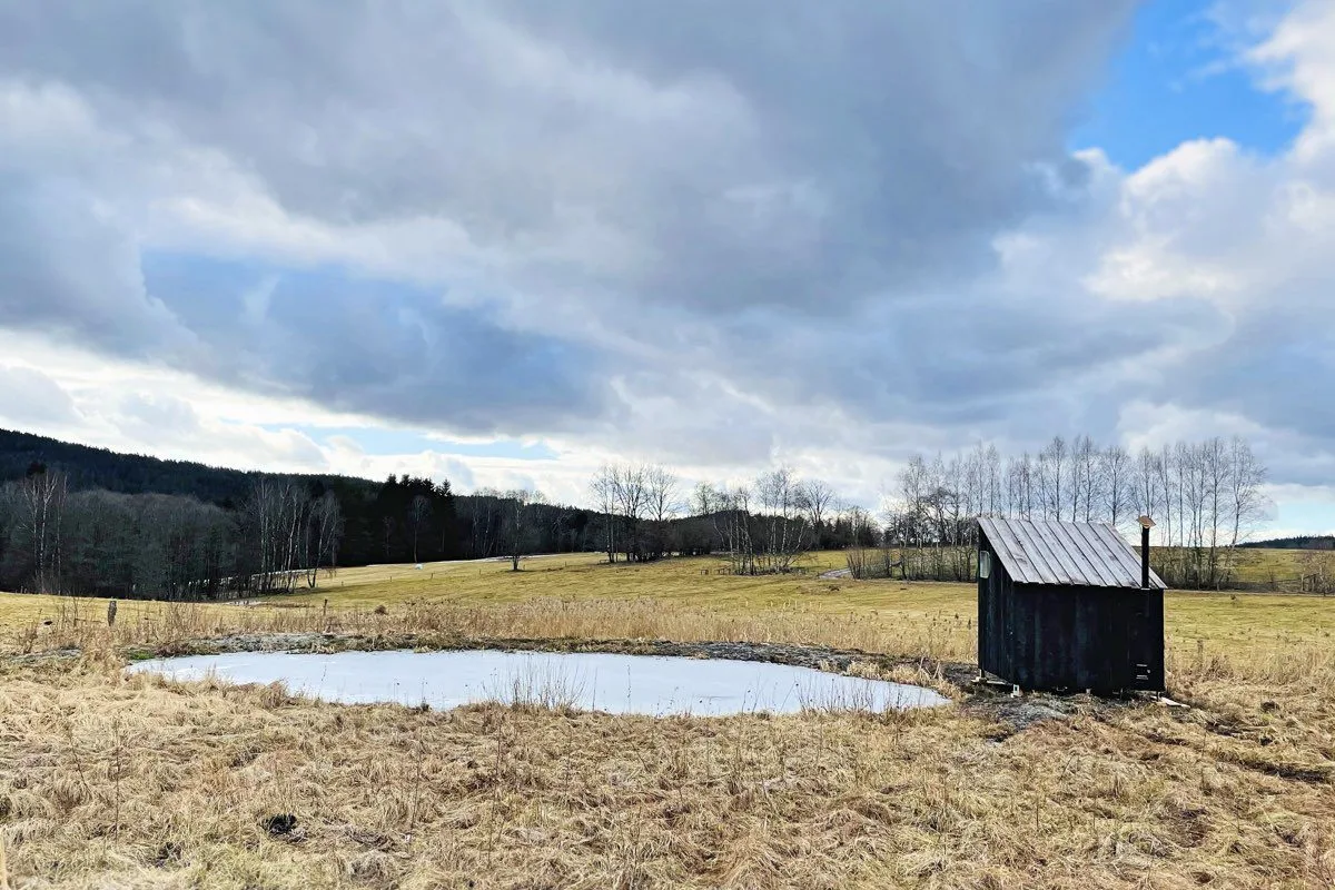 Sauna Yakisugi v Novohradských horách. Autor: KURZ architekti