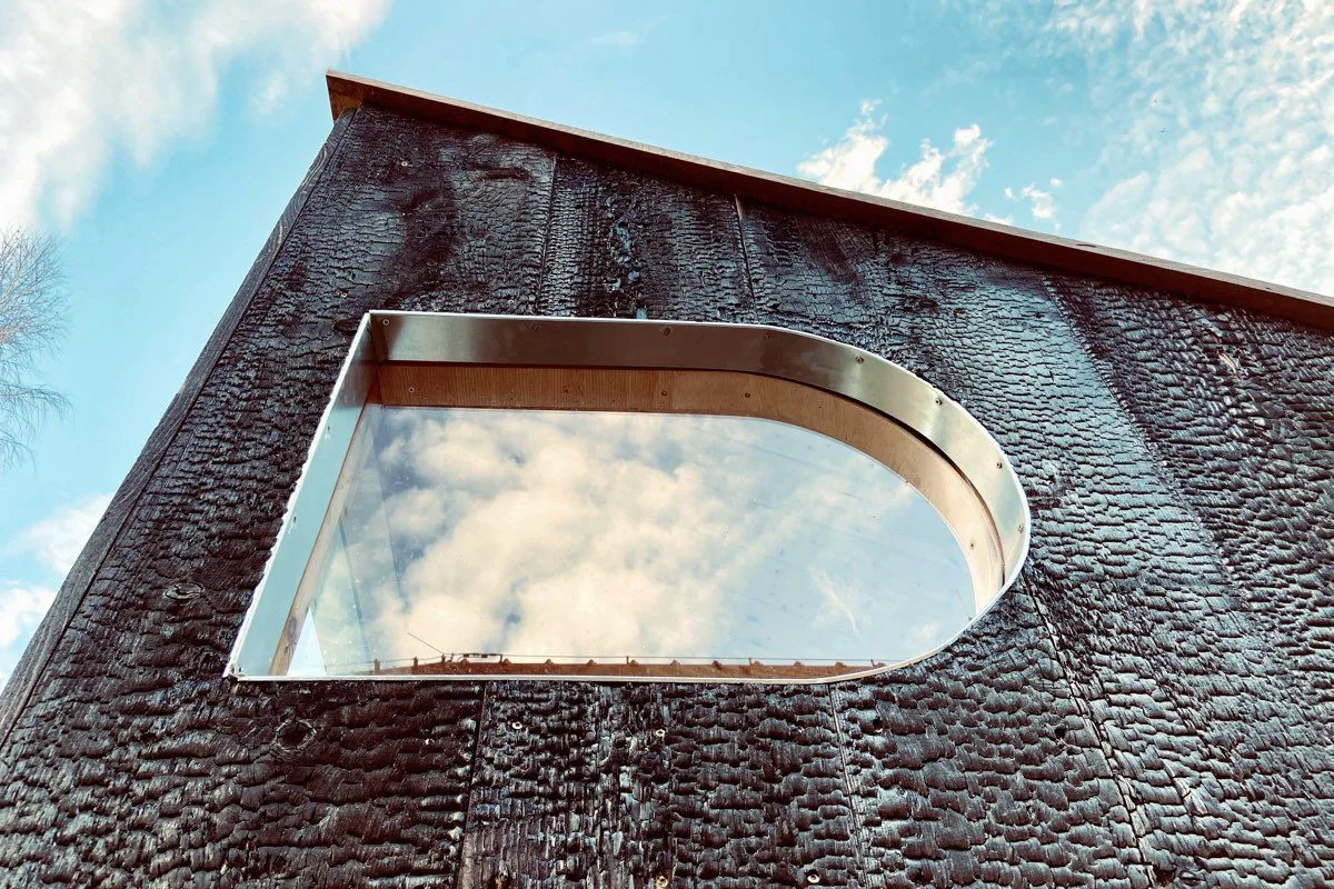 Sauna Yakisugi - detail sauny. Autor: KURZ architekti