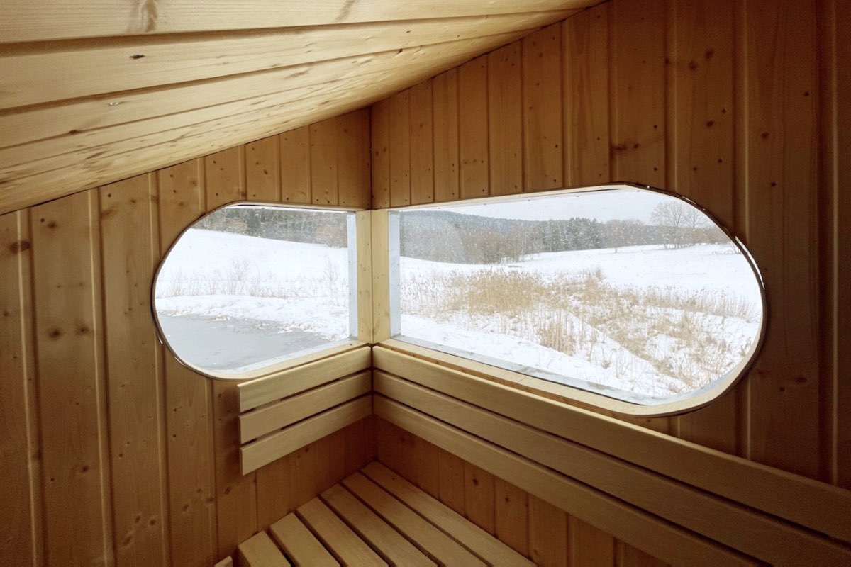 Sauna Yakisugi - interiér sauny. Autor: KURZ architekti