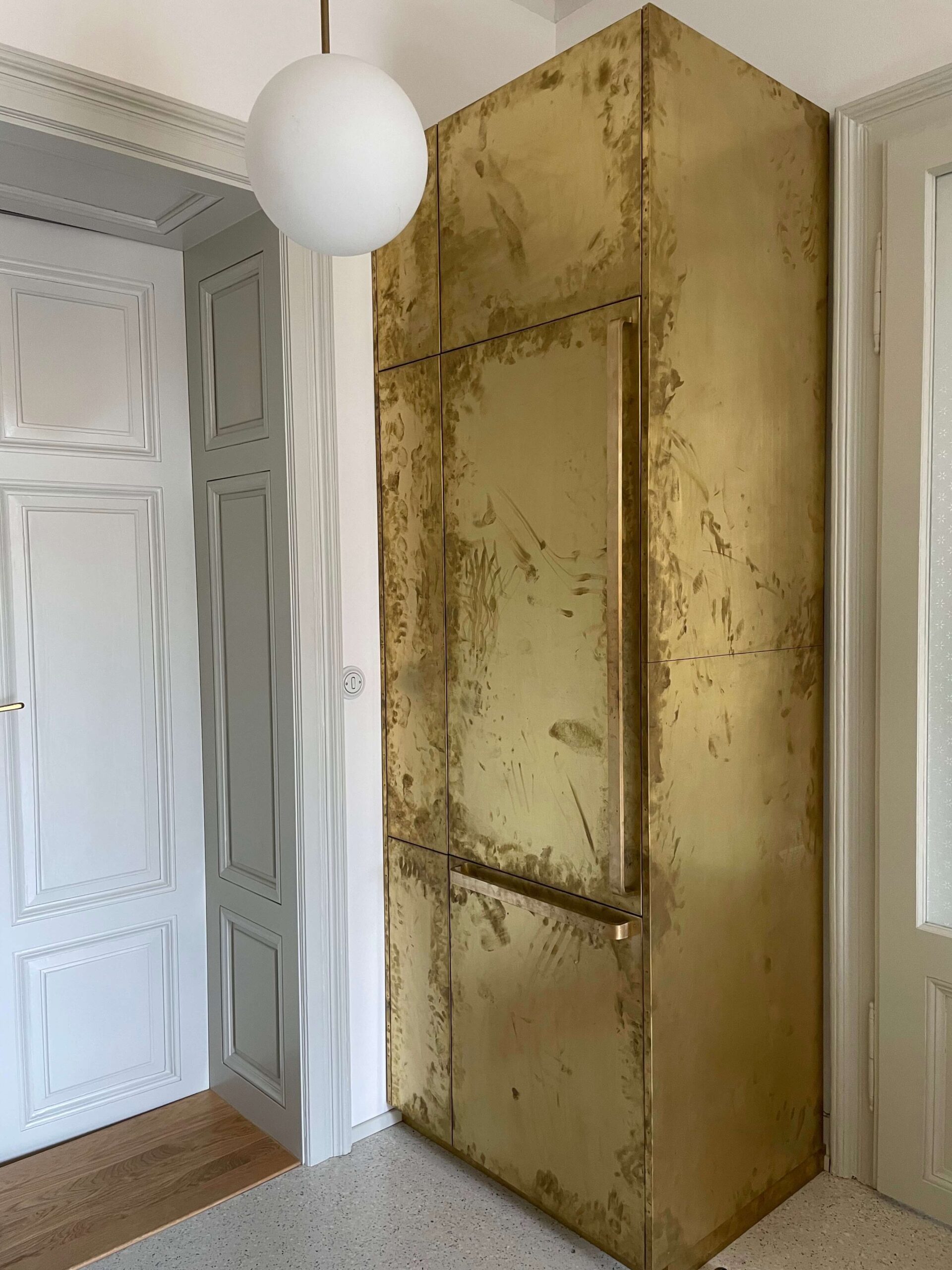 04_Kurz_architects_Cinzak_Ceske_Budejovice_lednice_mosaz