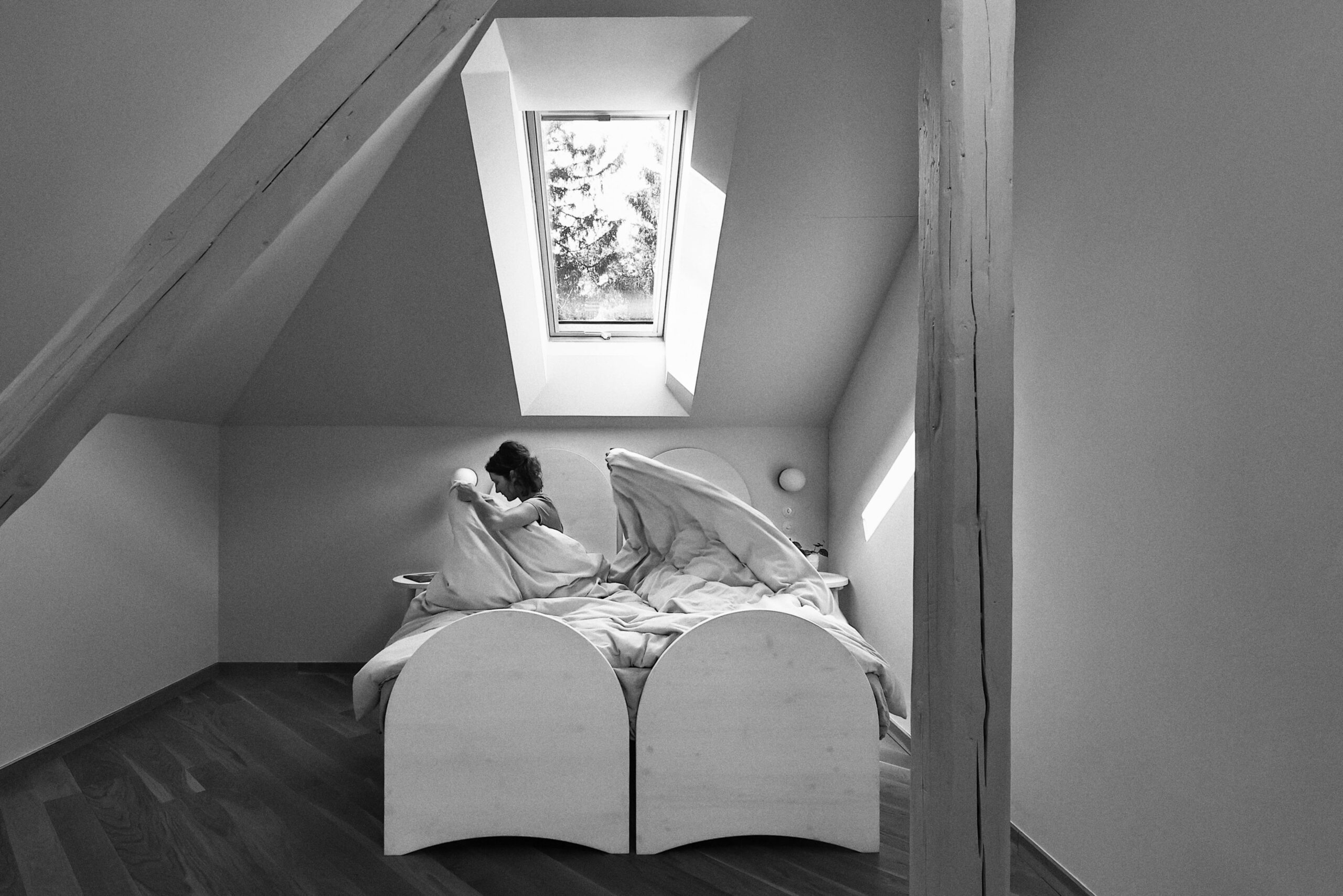 19_KURZ_architects_Maternova-vila_Remeslna-akademie_Vcelna_foto_by_NikaBrunova_00