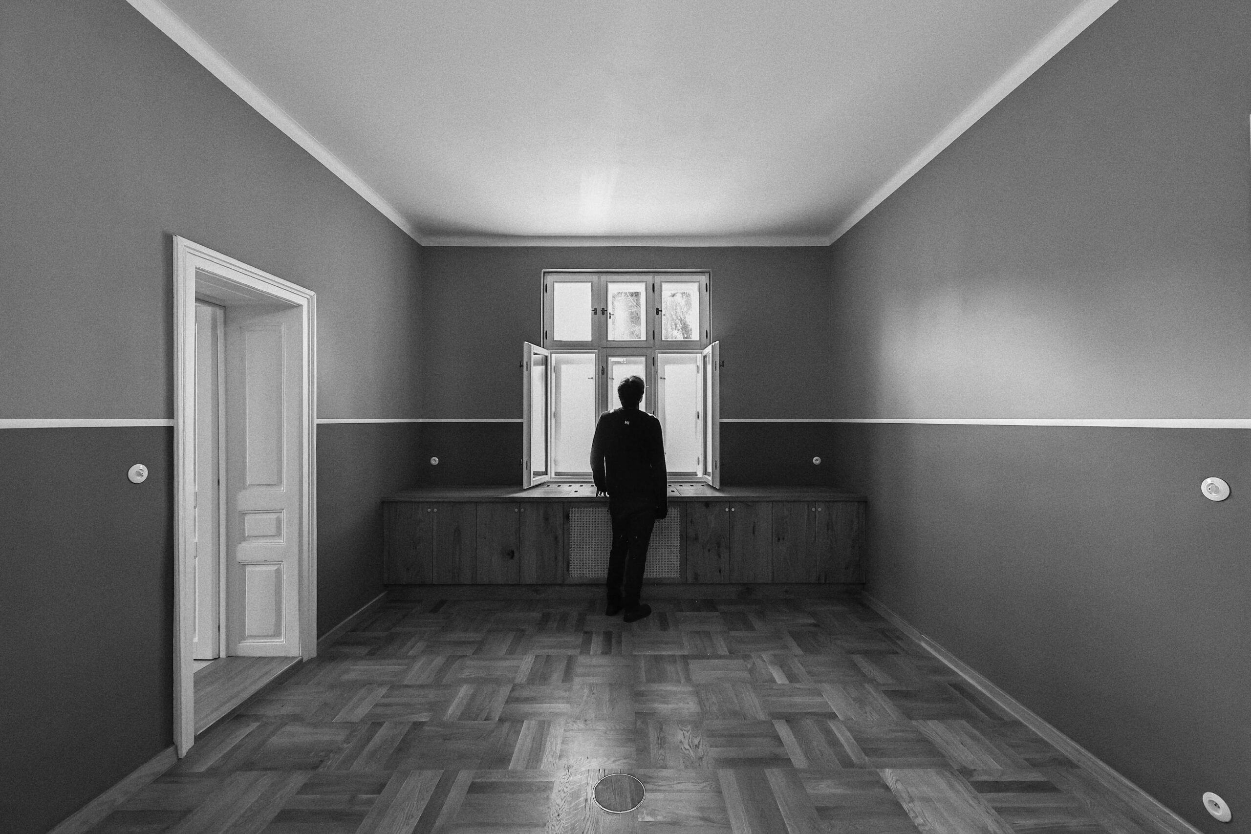 25_KURZ_architects_Maternova-vila_Remeslna-akademie_Vcelna_foto_by_NikaBrunova_00