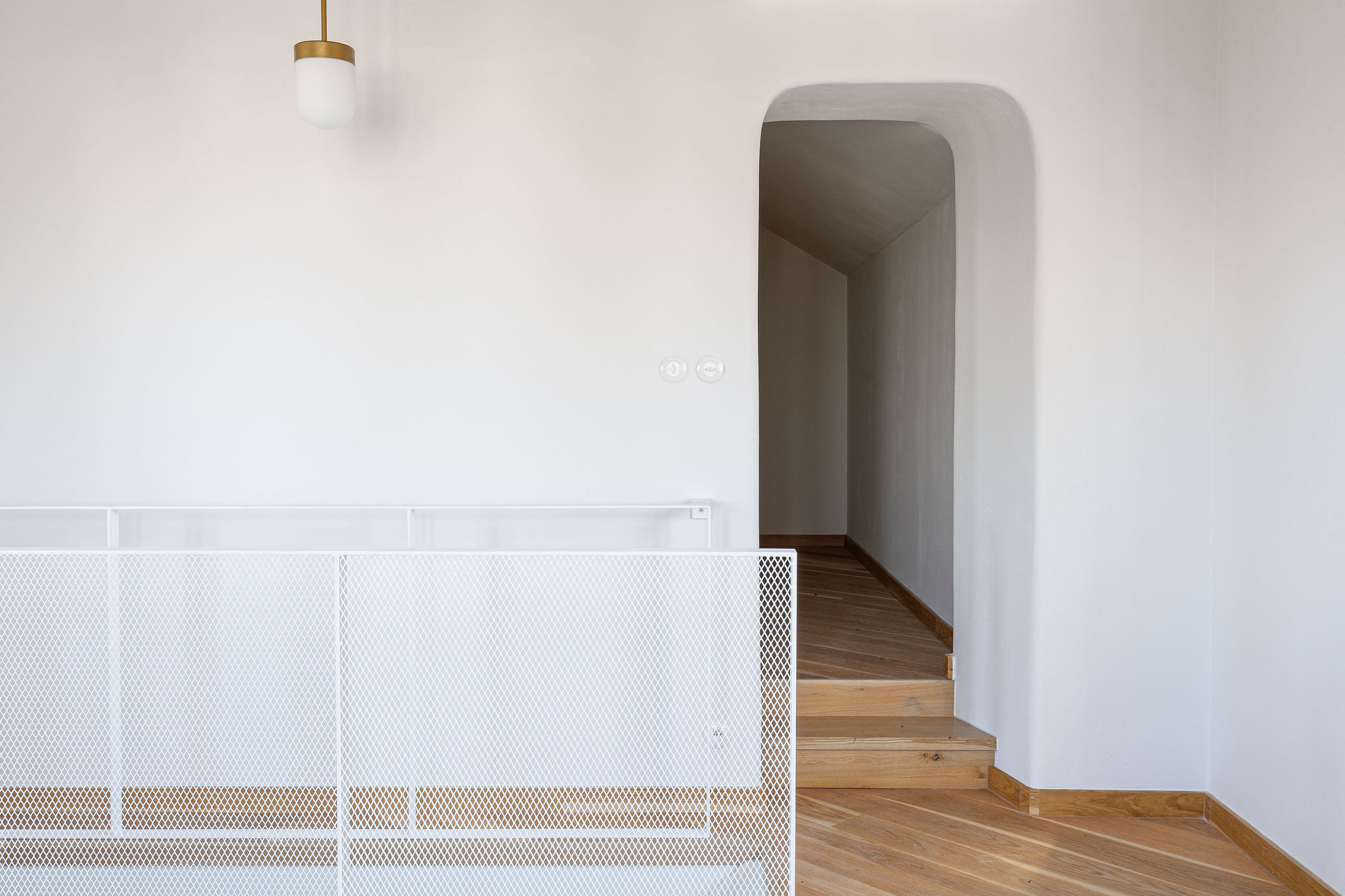 24_KURZ_architects_Maternova-vila_Remeslna-akademie_Vcelna_foto_by_NarativStudio_zabradli_ve-vezi